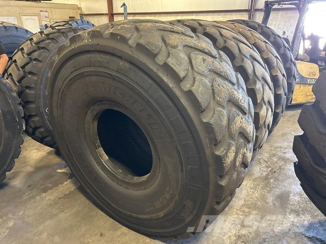 Michelin XHA2 Banden, wielen en velgen