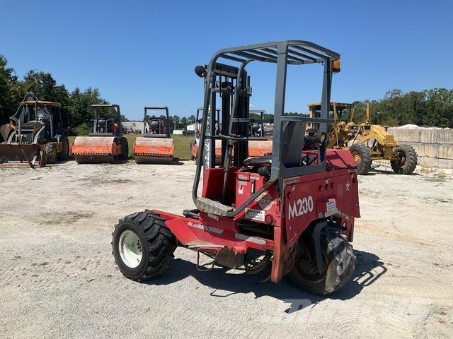 Moffett M5000 Meeneemheftrucks
