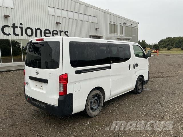Nissan Caravan Minibussen