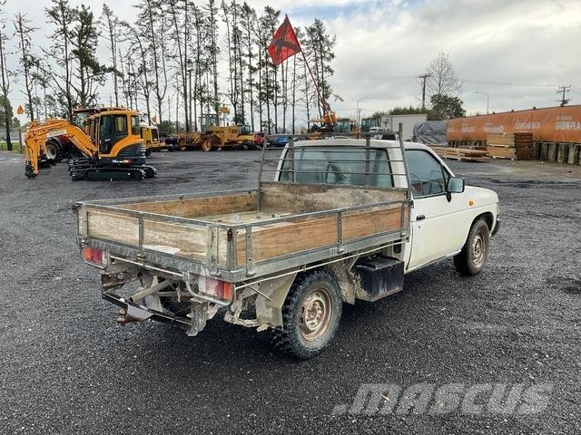 Nissan Navara Bestelwagens met open laadbak