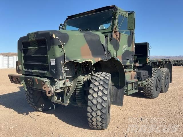 Oshkosh  Bakwagens met gesloten opbouw