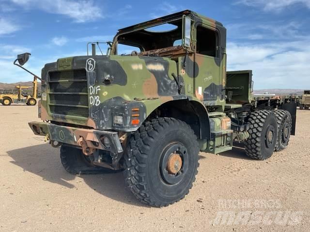 Oshkosh  Bakwagens met gesloten opbouw