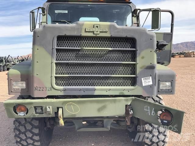 Oshkosh  Bakwagens met gesloten opbouw