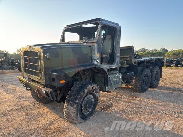 Oshkosh  Bakwagens met gesloten opbouw
