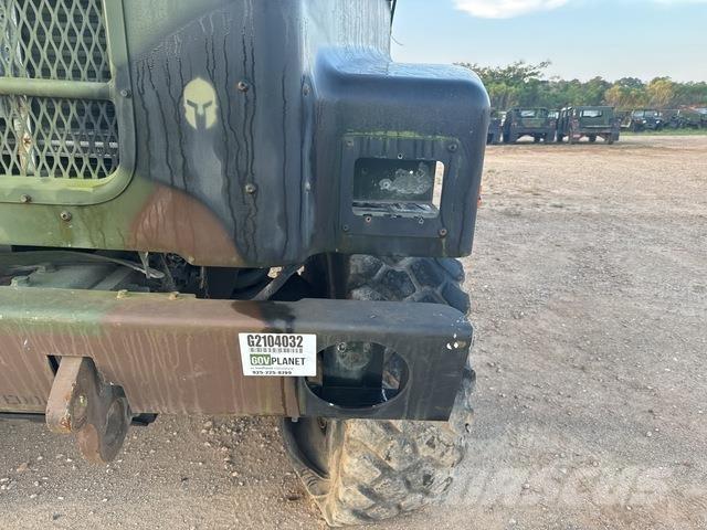 Oshkosh  Bakwagens met gesloten opbouw