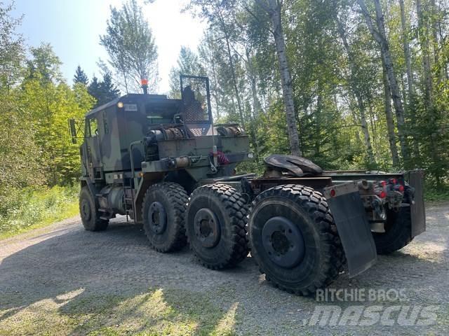 Oshkosh M1070 Trekkers