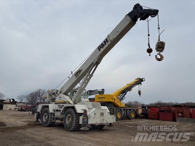 P&H CN150 Ruw terrein kranen