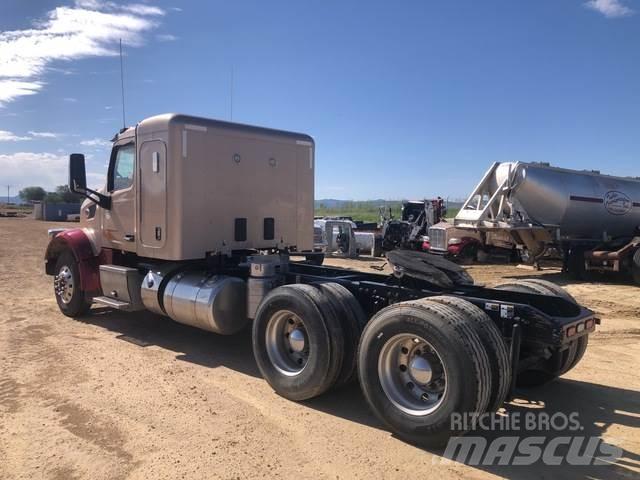 Peterbilt  Trekkers