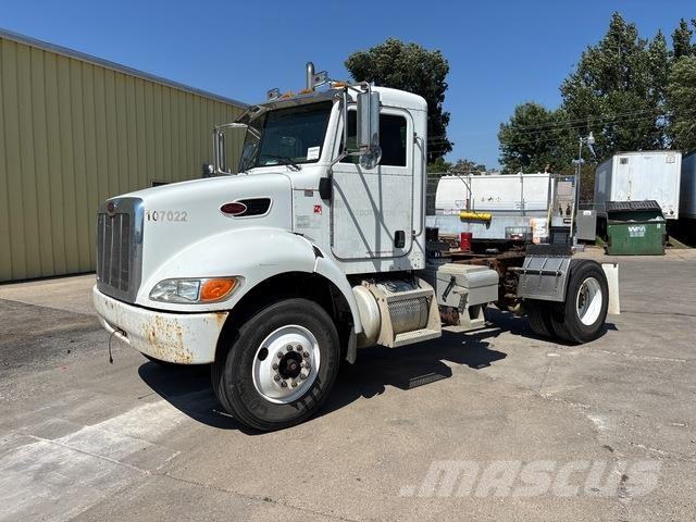 Peterbilt 335 Trekkers