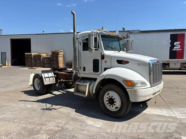 Peterbilt 335 Trekkers