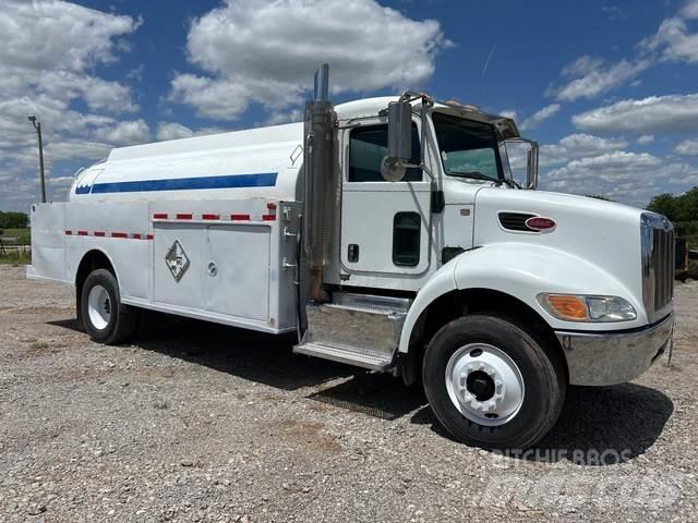 Peterbilt 337 Tankwagen