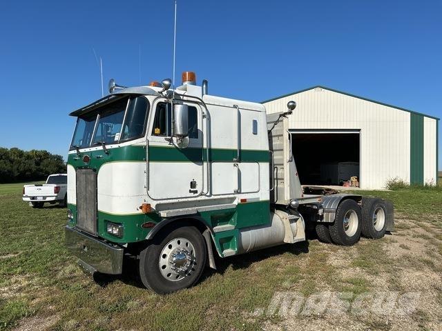 Peterbilt 362 Cabine en interieur