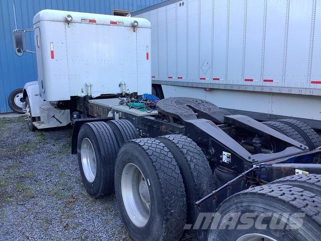 Peterbilt 365 Trekkers