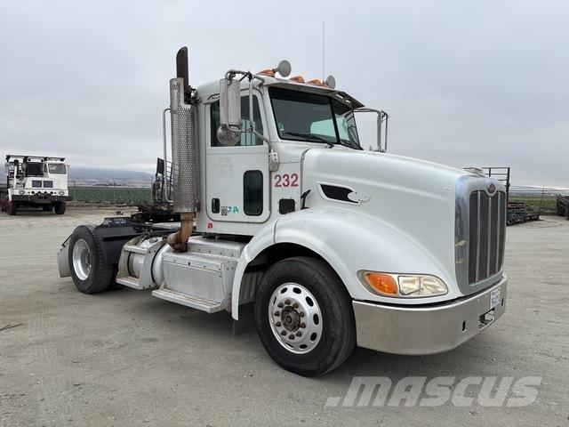 Peterbilt 384 Trekkers