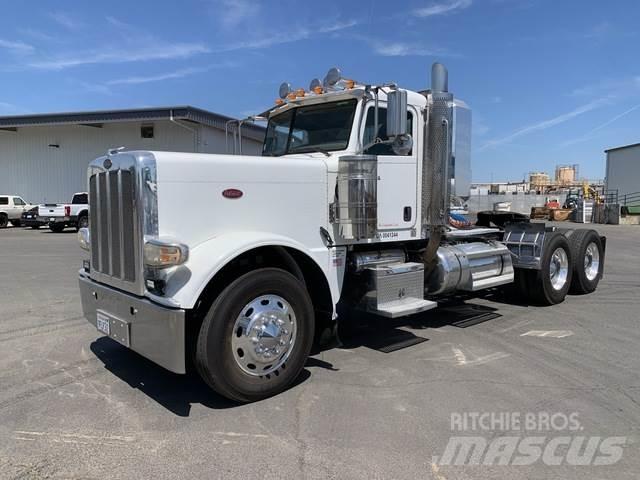 Peterbilt 389 Trekkers