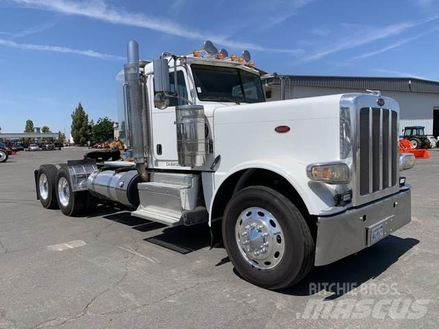Peterbilt 389 Trekkers