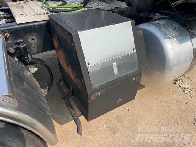 Peterbilt 389 Trekkers