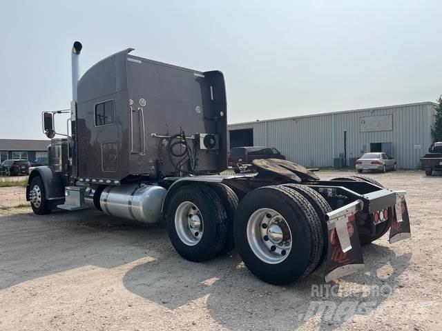 Peterbilt 389 Trekkers
