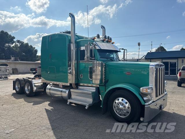 Peterbilt 389 Trekkers
