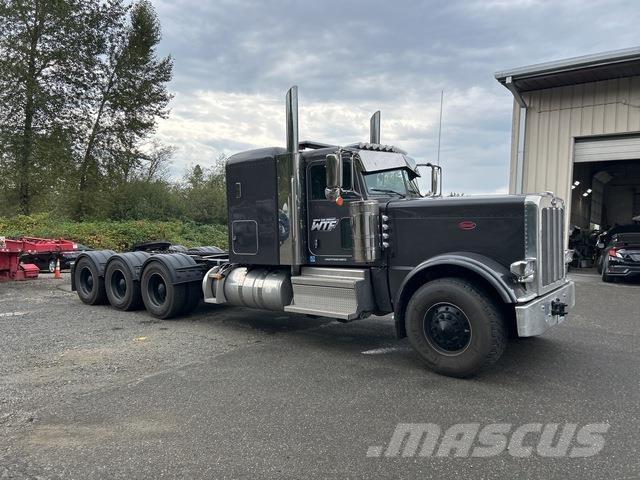 Peterbilt 389 Trekkers