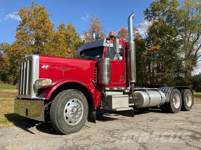 Peterbilt 389 Trekkers