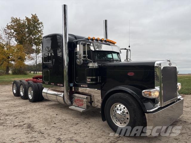 Peterbilt 389 Trekkers