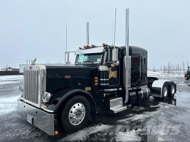 Peterbilt 389 Trekkers