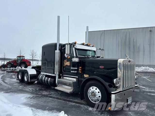 Peterbilt 389 Trekkers