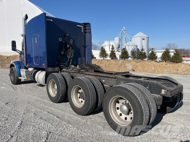 Peterbilt 567 Trekkers