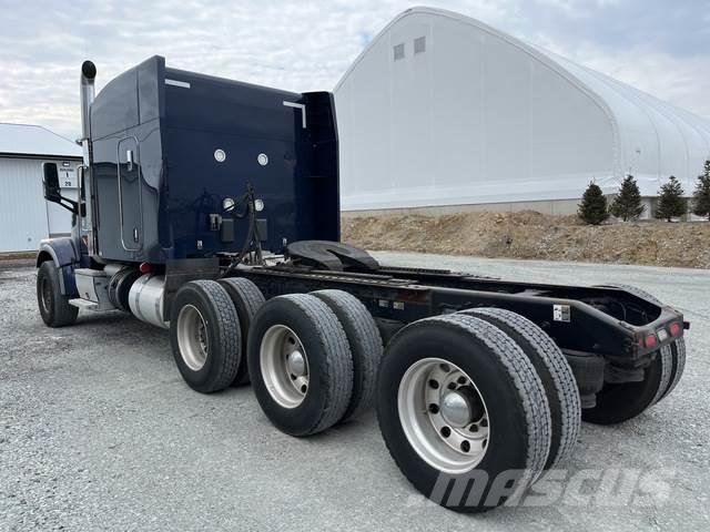 Peterbilt 567 Trekkers