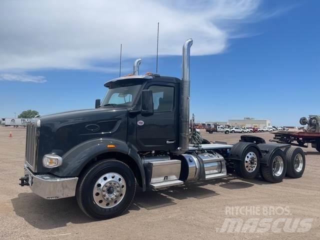 Peterbilt 567 Trekkers