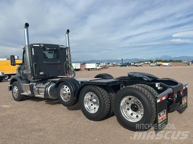 Peterbilt 567 Trekkers