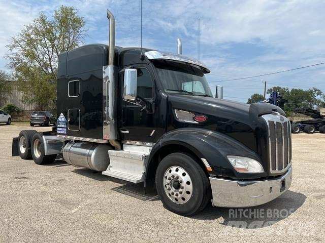 Peterbilt 579 Trekkers