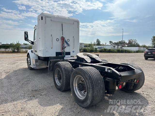 Peterbilt 579 Trekkers