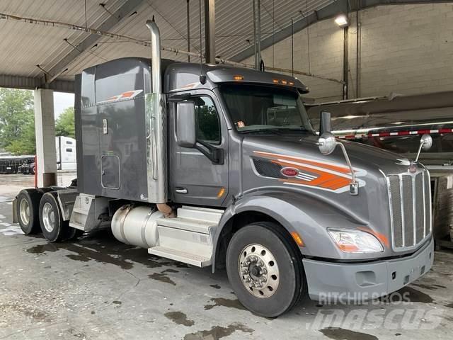 Peterbilt 579 Trekkers