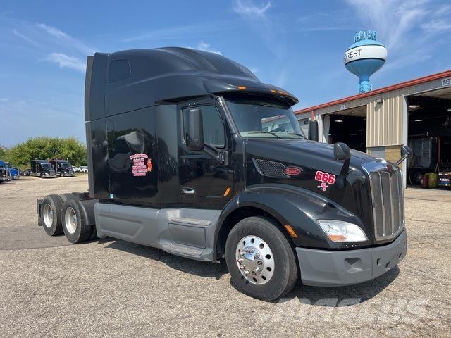 Peterbilt 579 Trekkers