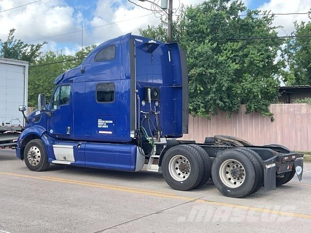 Peterbilt 587 Trekkers