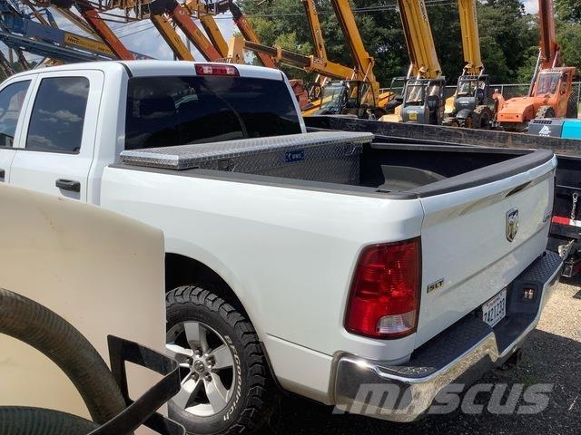 RAM 1500 Bestelwagens met open laadbak