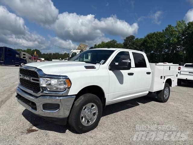 RAM 2500 Bestelwagens met open laadbak