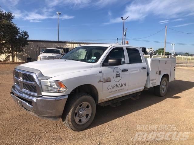 RAM 2500 Bestelwagens met open laadbak