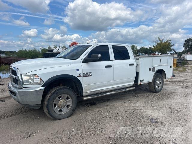 RAM 2500 Bestelwagens met open laadbak