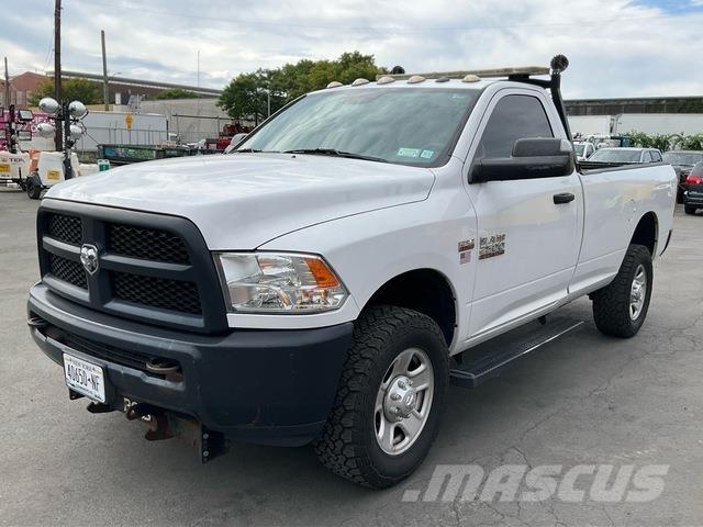 RAM 2500 Bestelwagens met open laadbak