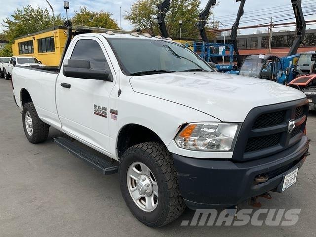 RAM 2500 Bestelwagens met open laadbak
