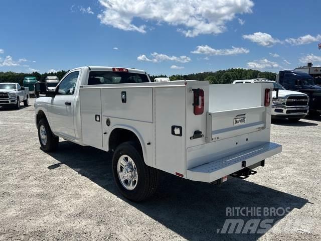 RAM 3500 Bestelwagens met open laadbak