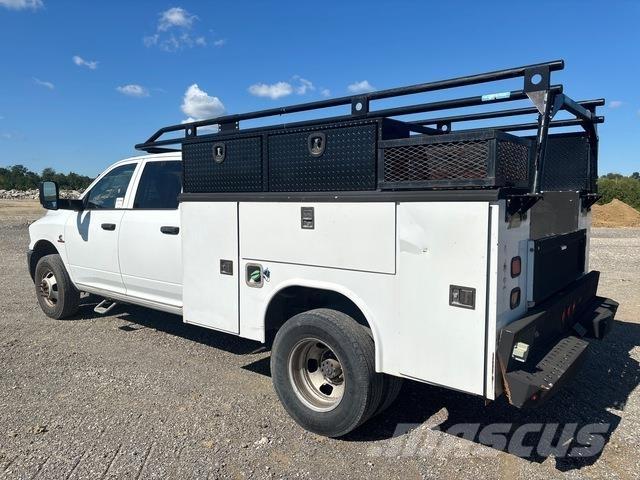 RAM 3500 Bestelwagens met open laadbak