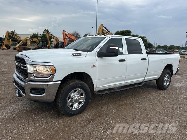 RAM 3500 Bestelwagens met open laadbak