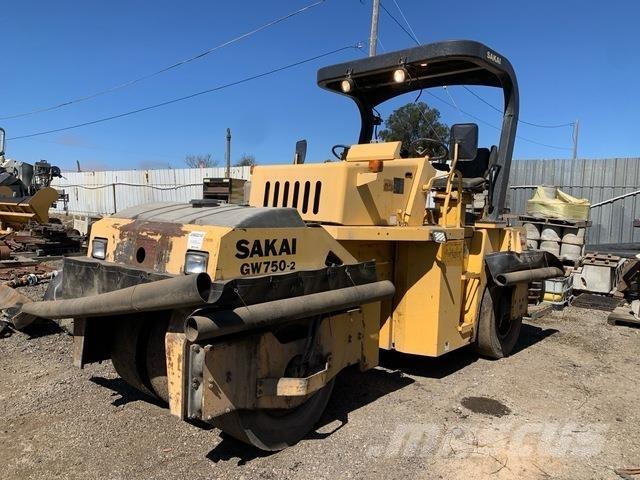 Sakai GW750-2 Bandenwalsen
