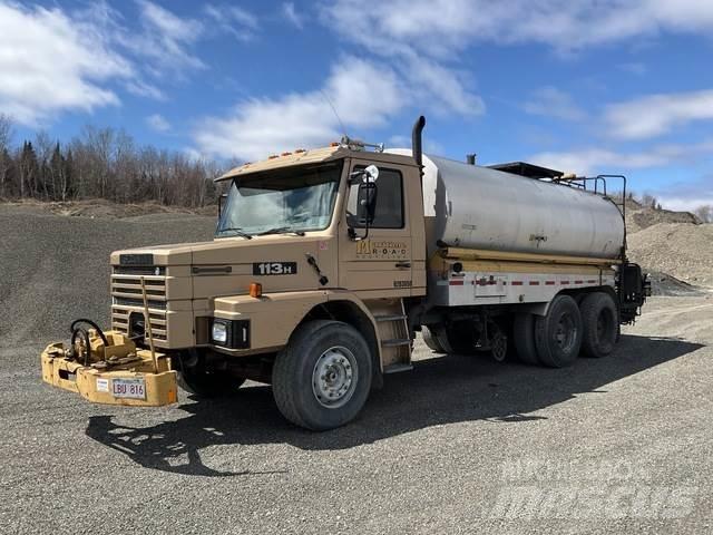Scania 113H Betonmixers en pompen