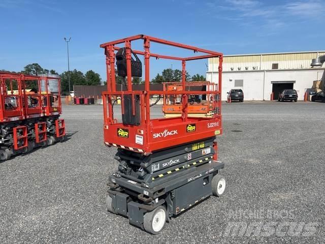 SkyJack SJ3219 Schaarhoogwerkers