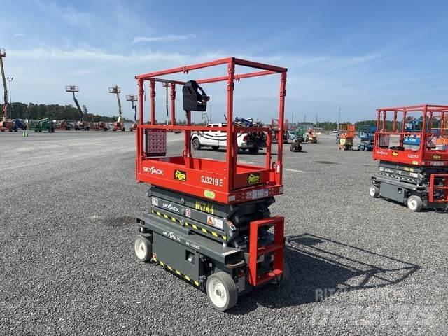 SkyJack SJ3219 Schaarhoogwerkers
